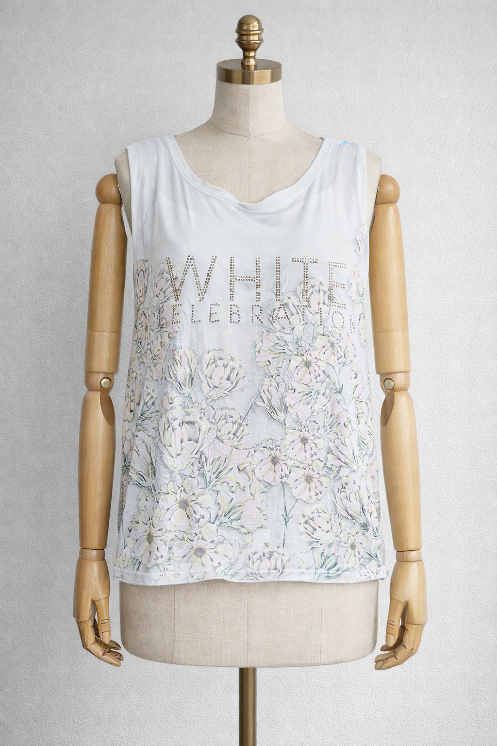Blusa lança perfume